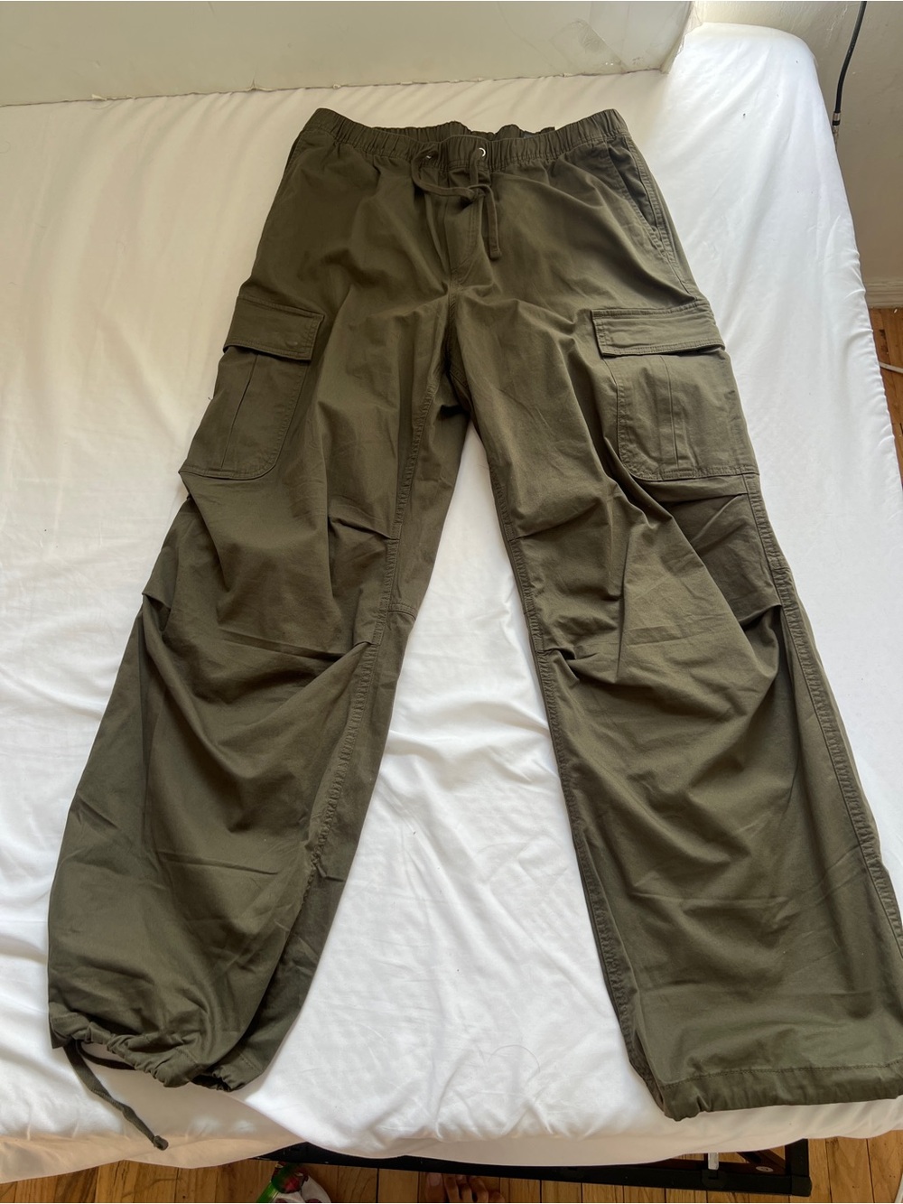 BNWT H&m Men’s Camo Army Green Cargo Pocket Drawstring Pants Loose Fit Medium